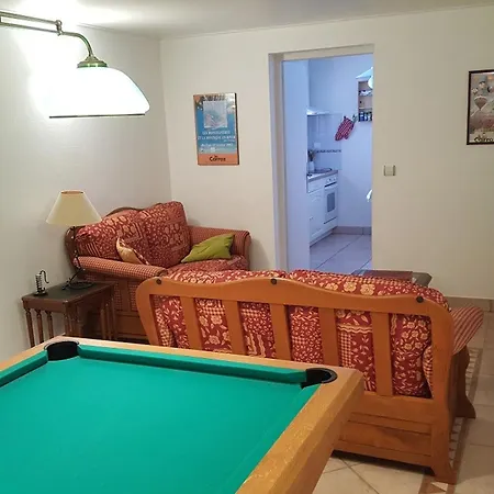 2 Pour 5 Pers Avec Billard Et Parking - Fr-1-836-11 Lägenhet